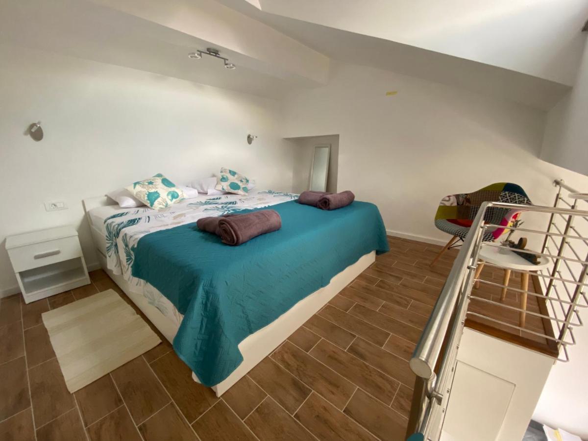 Apartmani Begic 1 I 2 Barbat na Rabu ภายนอก รูปภาพ